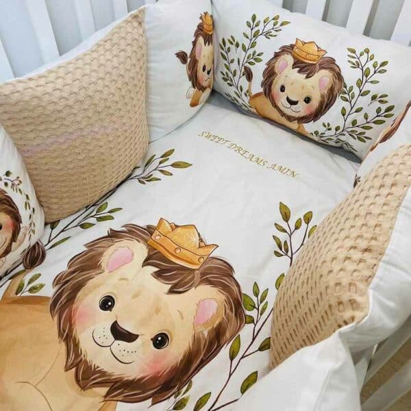 סט מצעים למיטת תינוק – דגם אריה על עלים